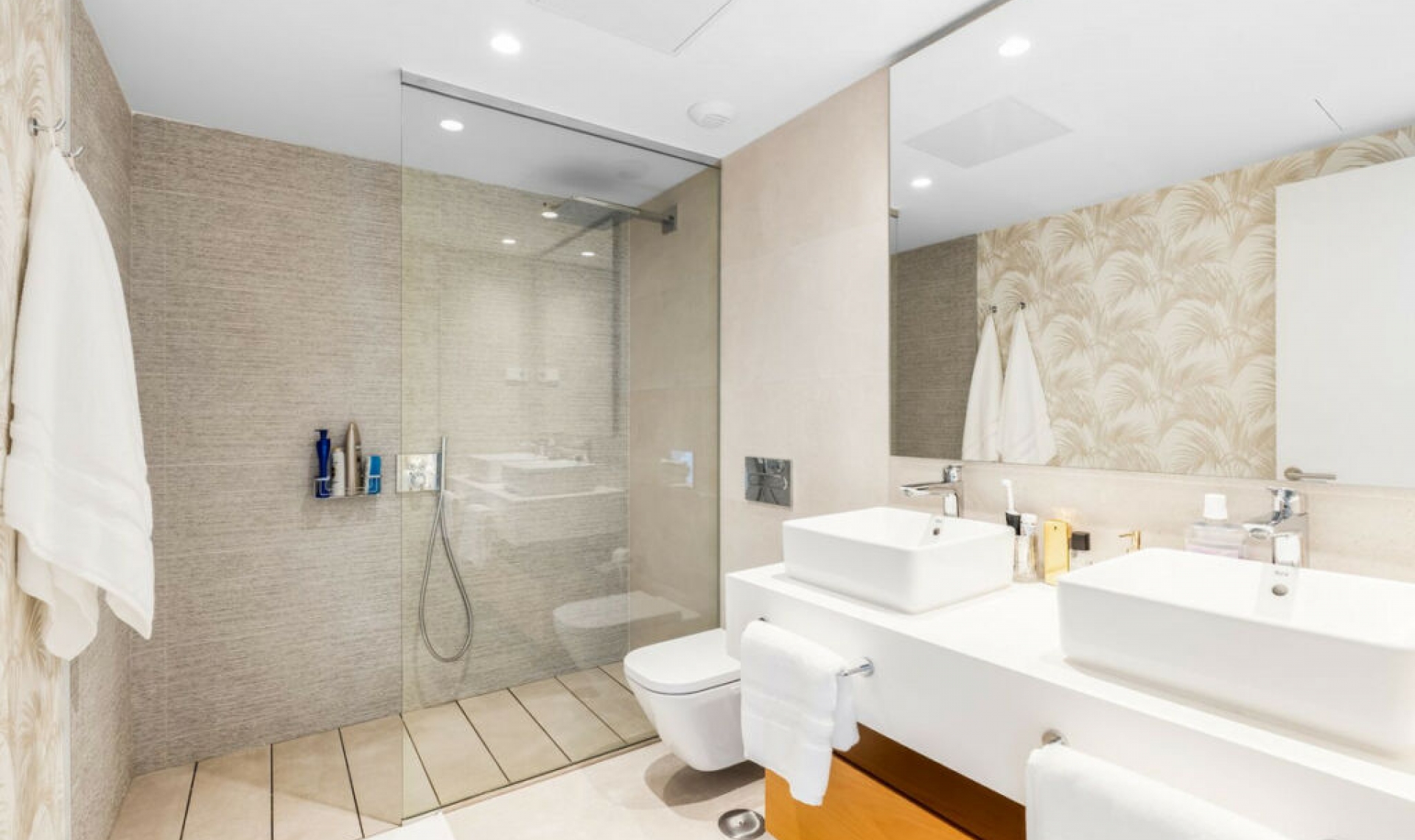 Resale - House -
El Chaparral