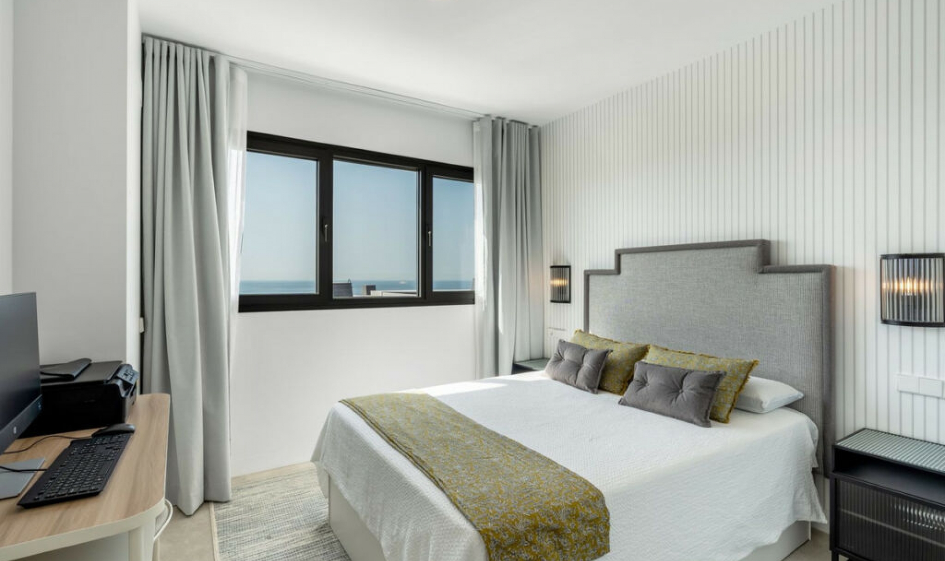 Resale - House -
El Chaparral