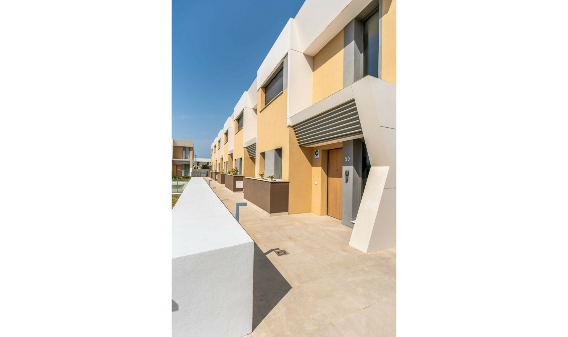 Resale - House -
El Chaparral