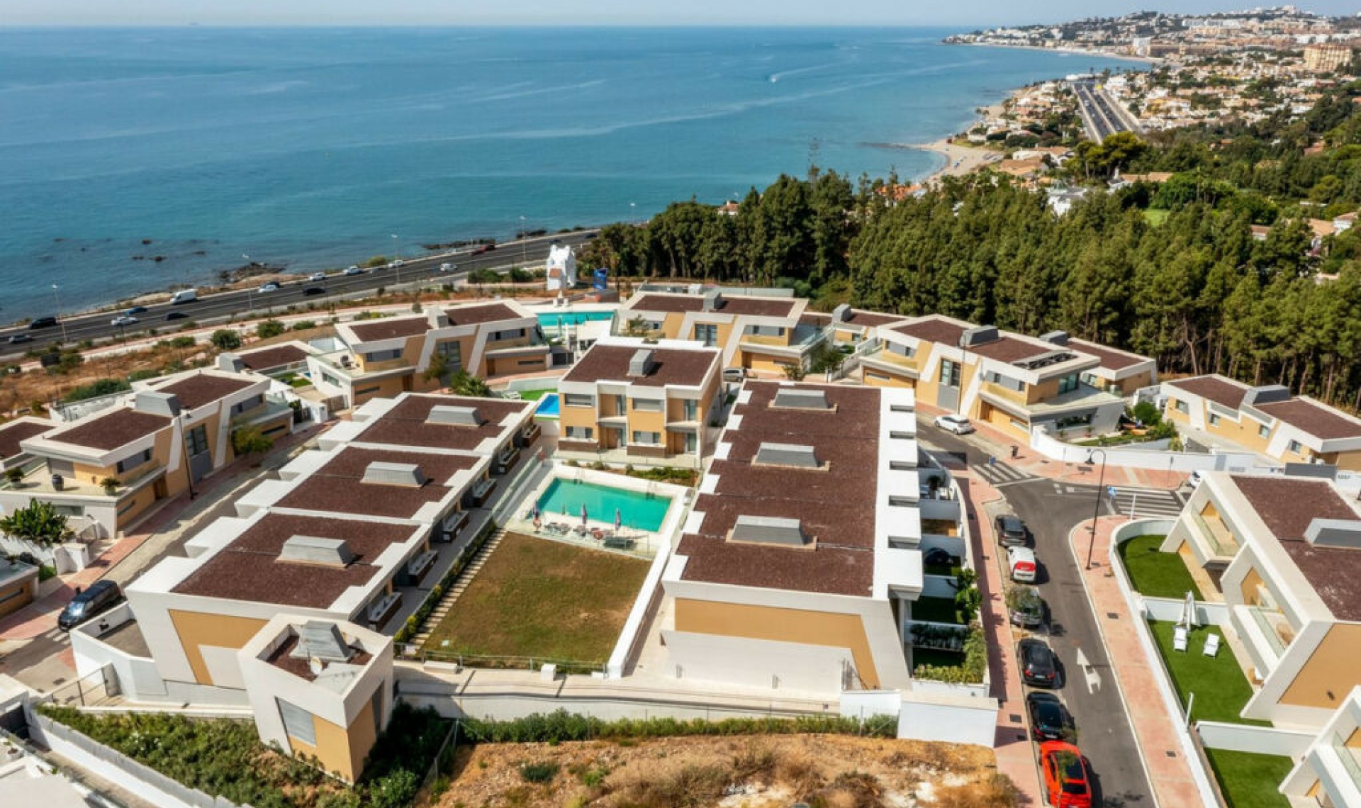 Resale - House -
El Chaparral