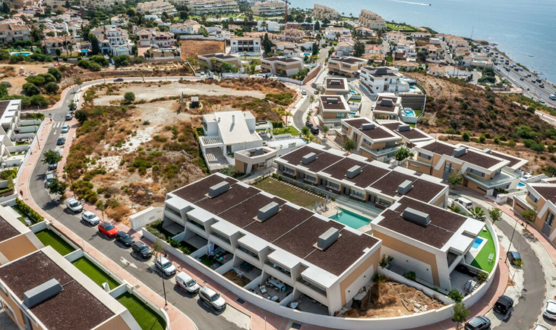 Resale - House -
El Chaparral