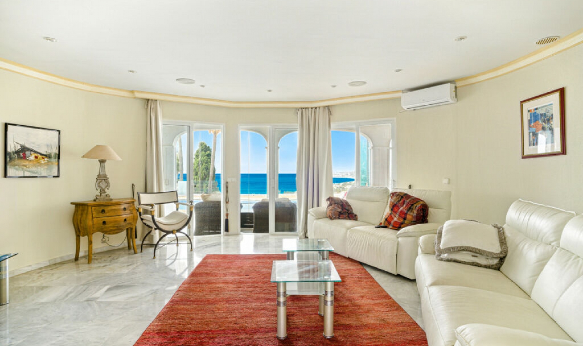 Resale - House -
El Chaparral