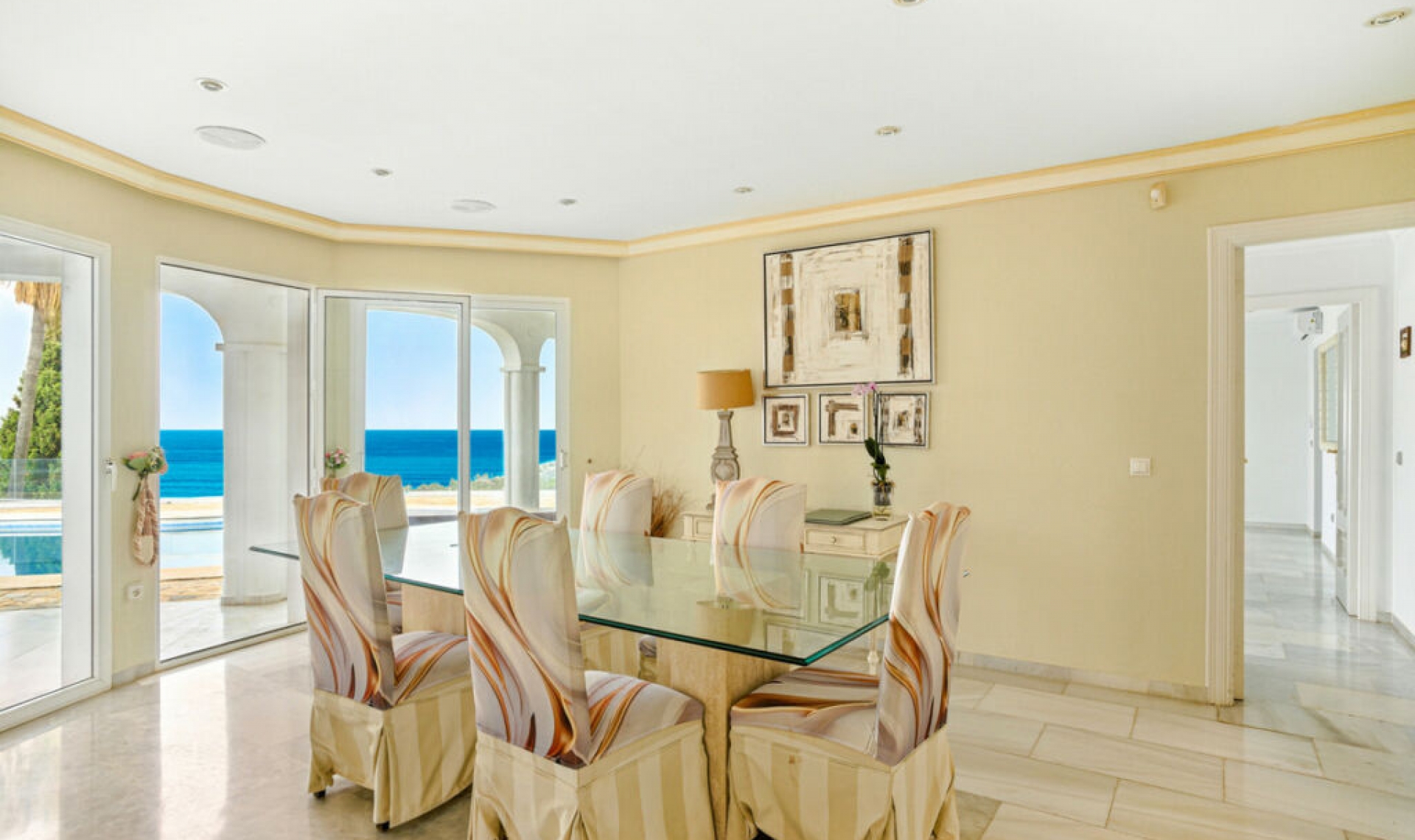 Resale - House -
El Chaparral