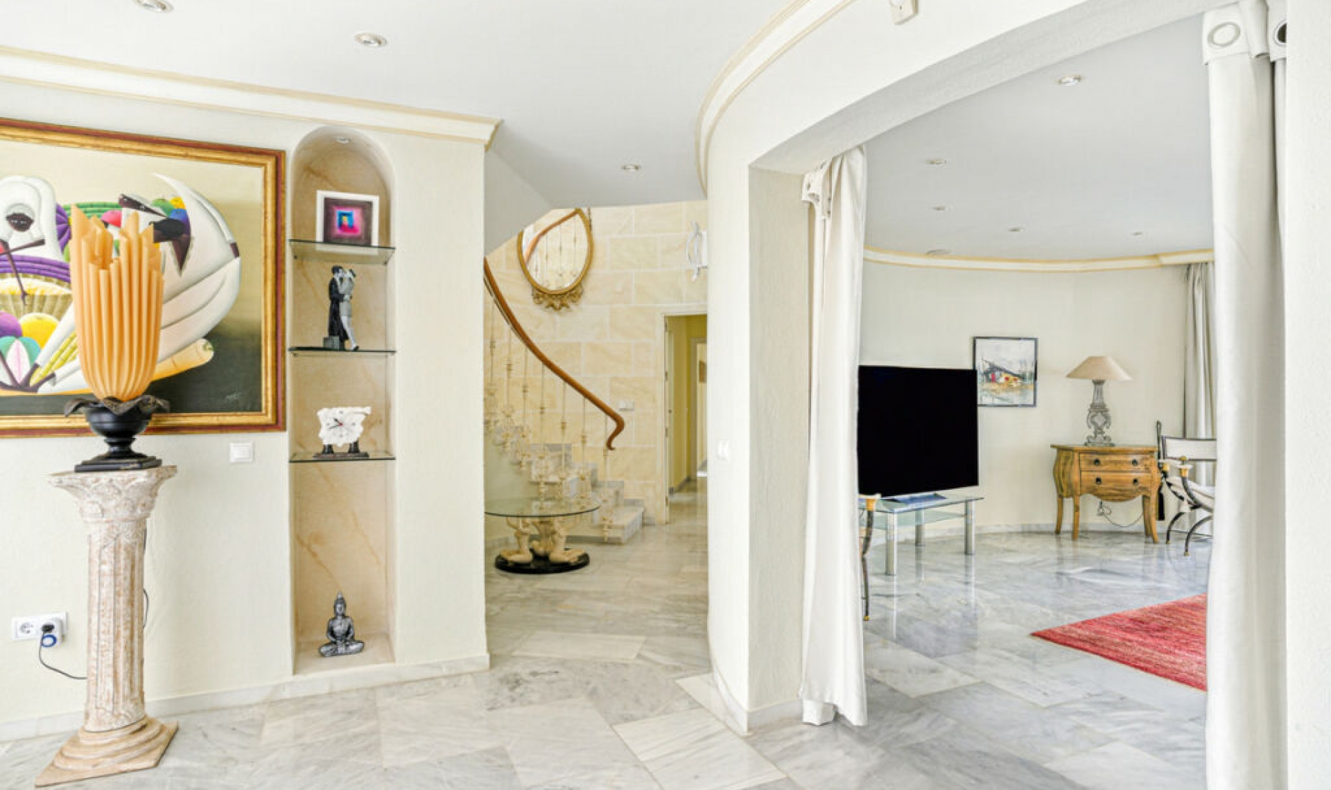 Resale - House -
El Chaparral