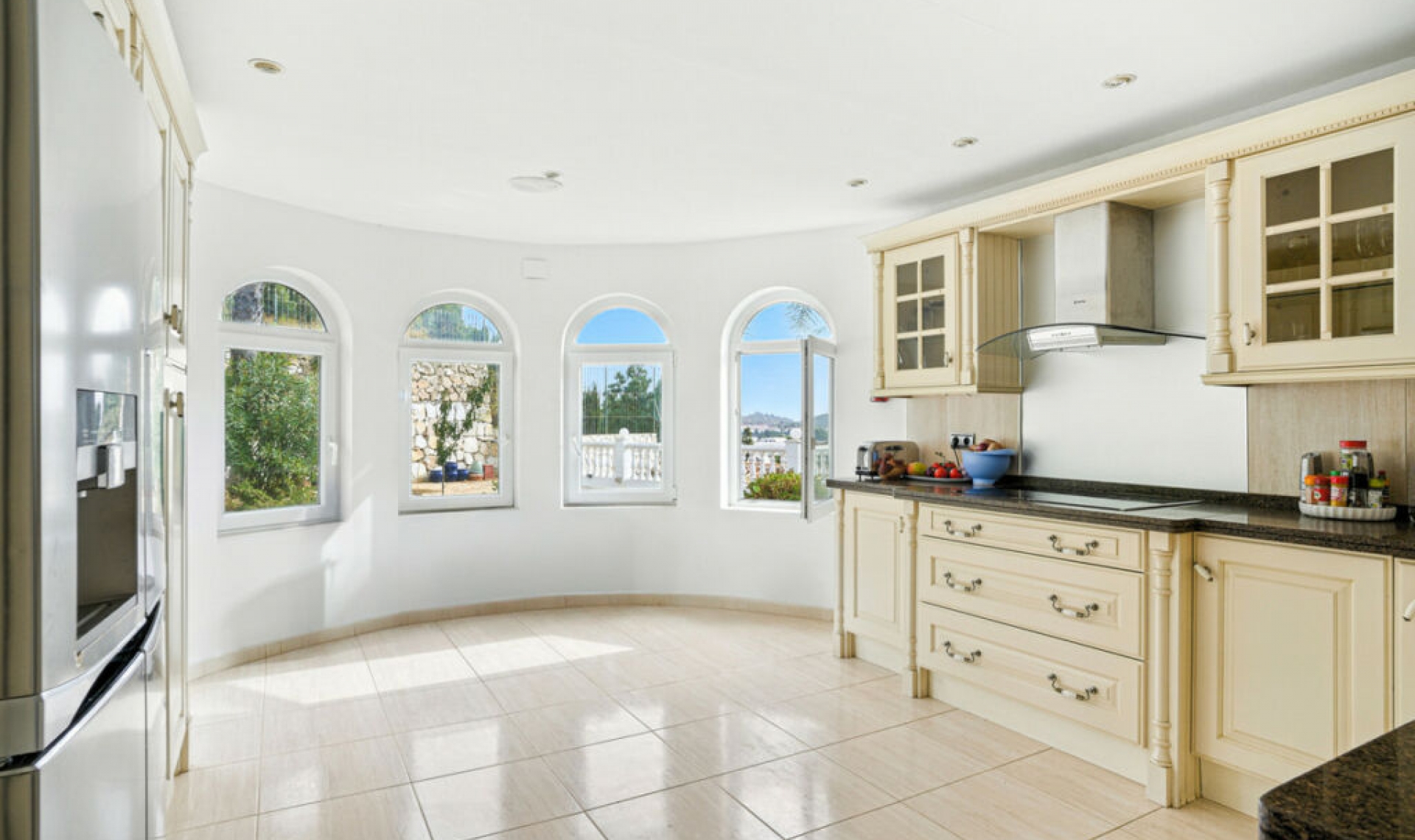 Resale - House -
El Chaparral