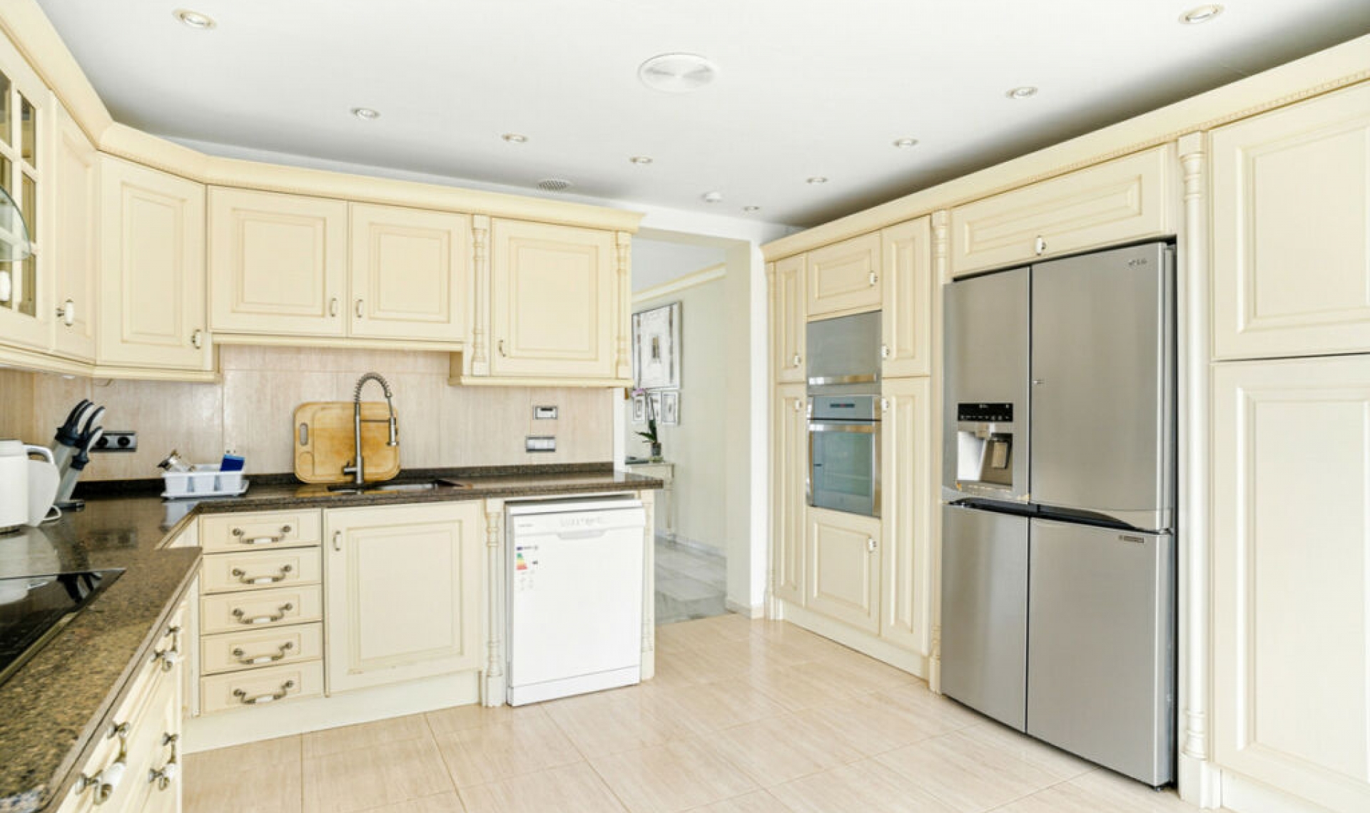 Resale - House -
El Chaparral