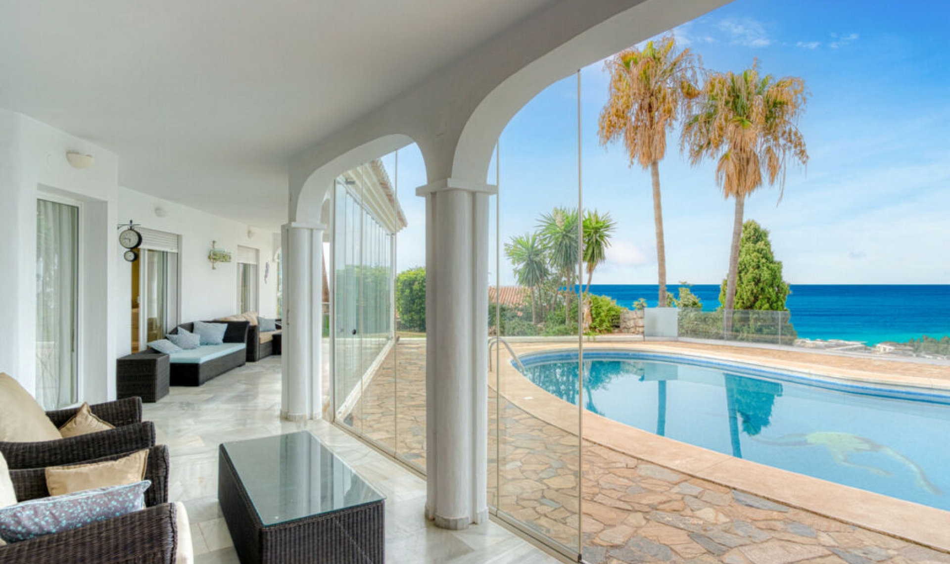 Resale - House -
El Chaparral