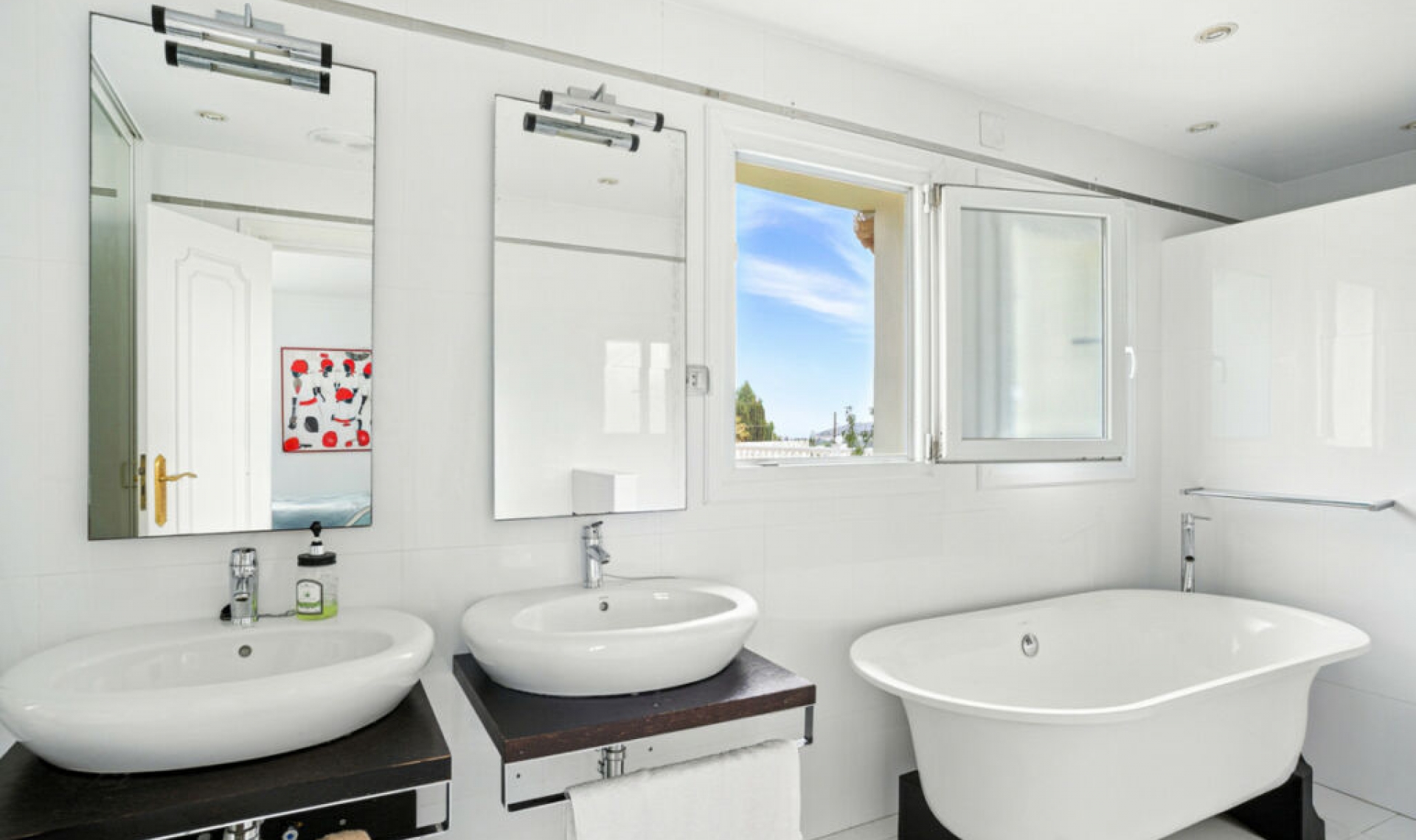 Resale - House -
El Chaparral