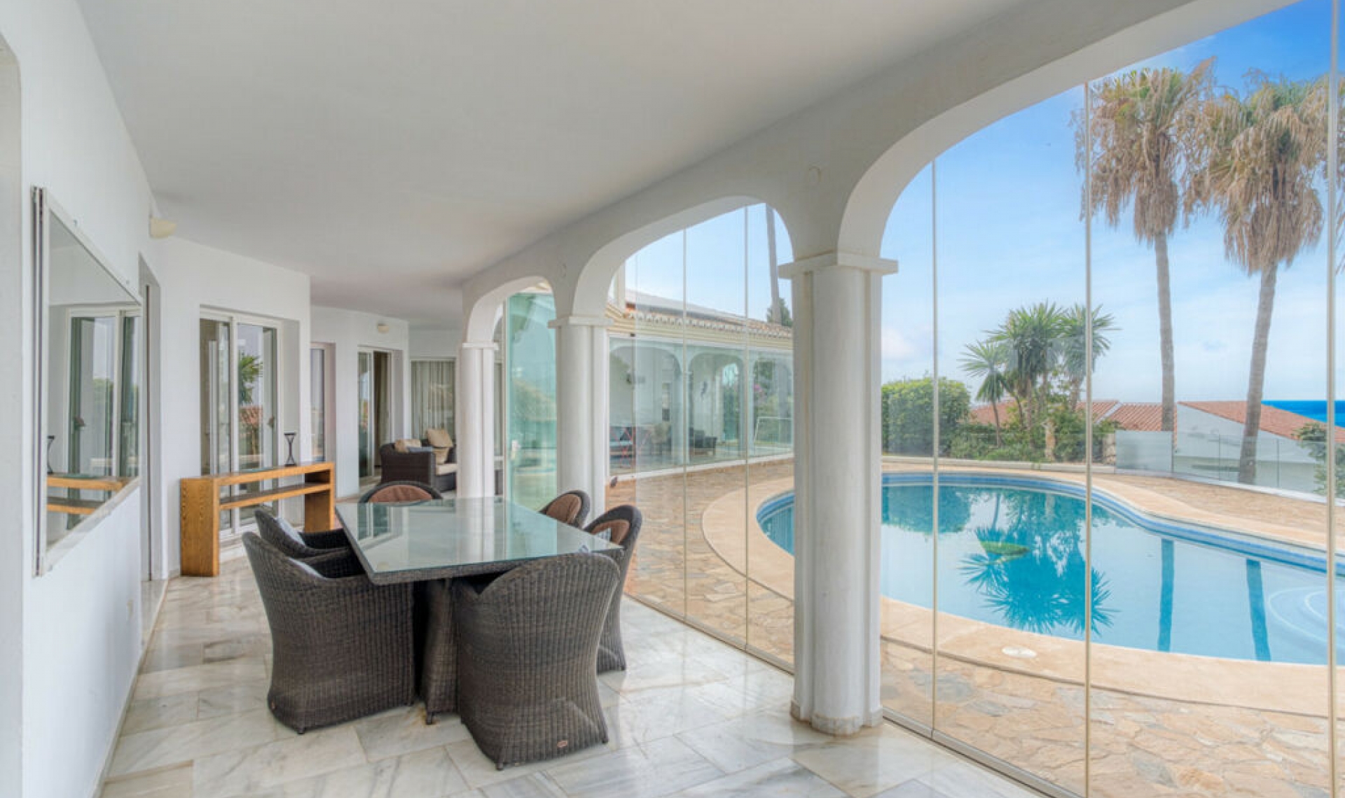 Resale - House -
El Chaparral