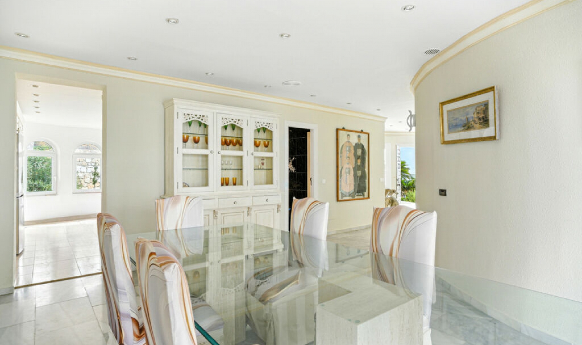 Resale - House -
El Chaparral