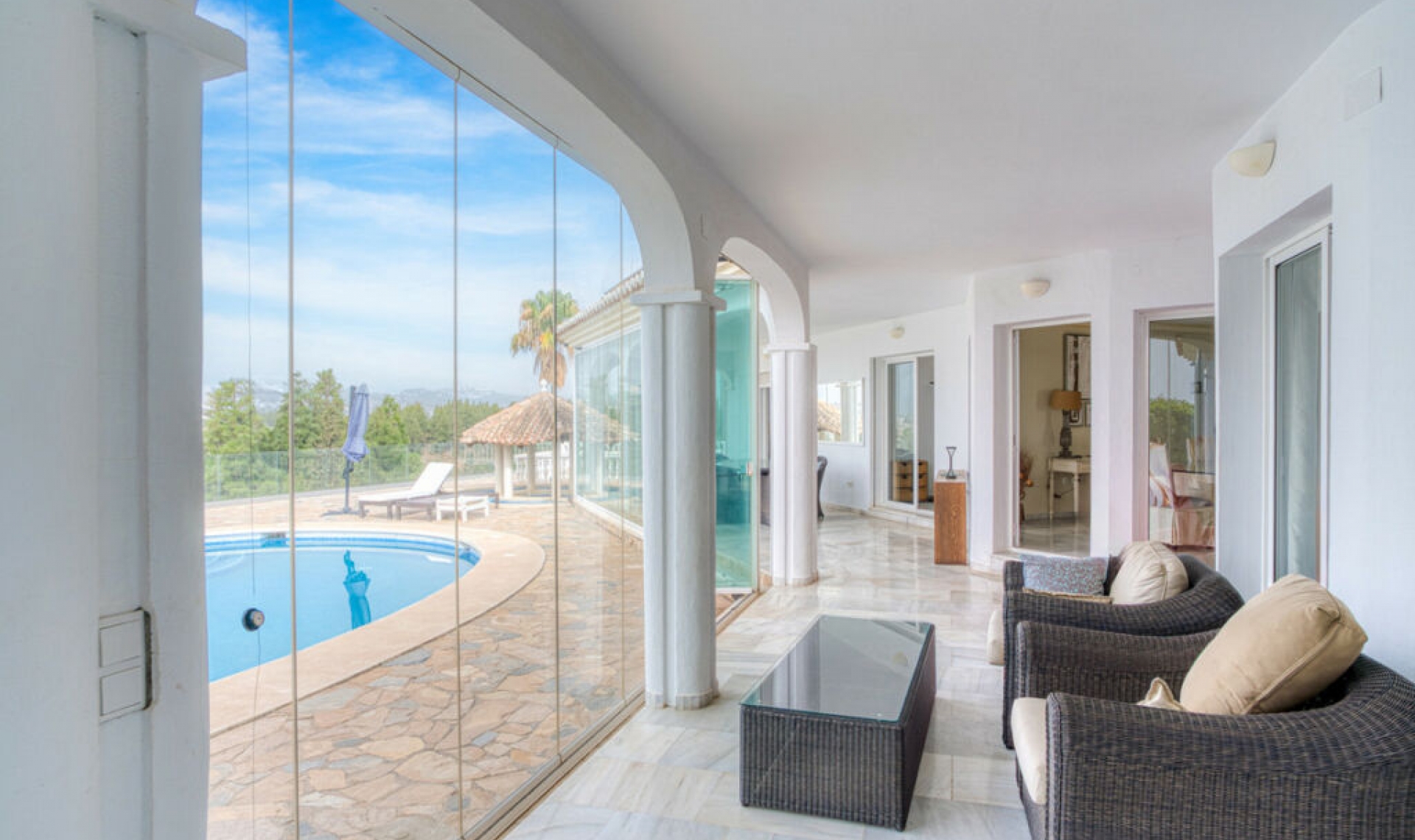 Resale - House -
El Chaparral