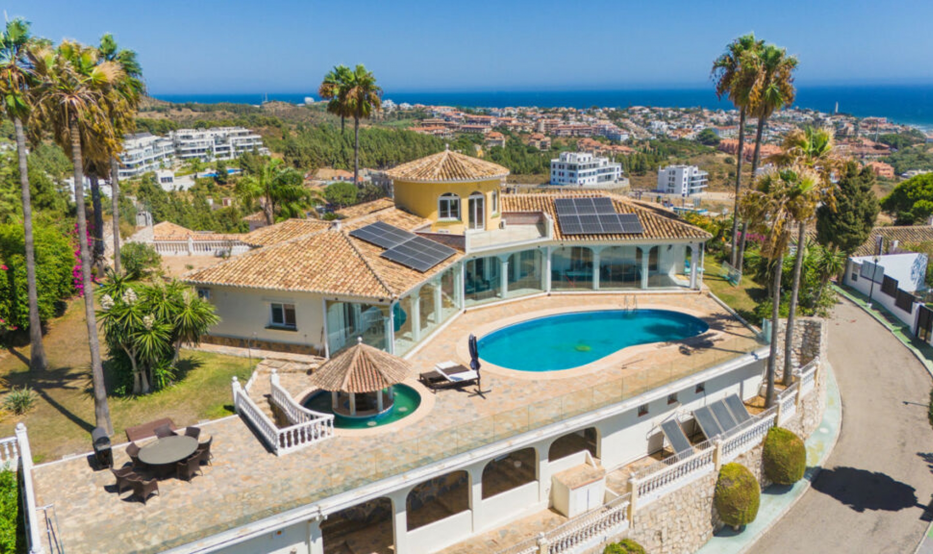 Resale - House -
El Chaparral