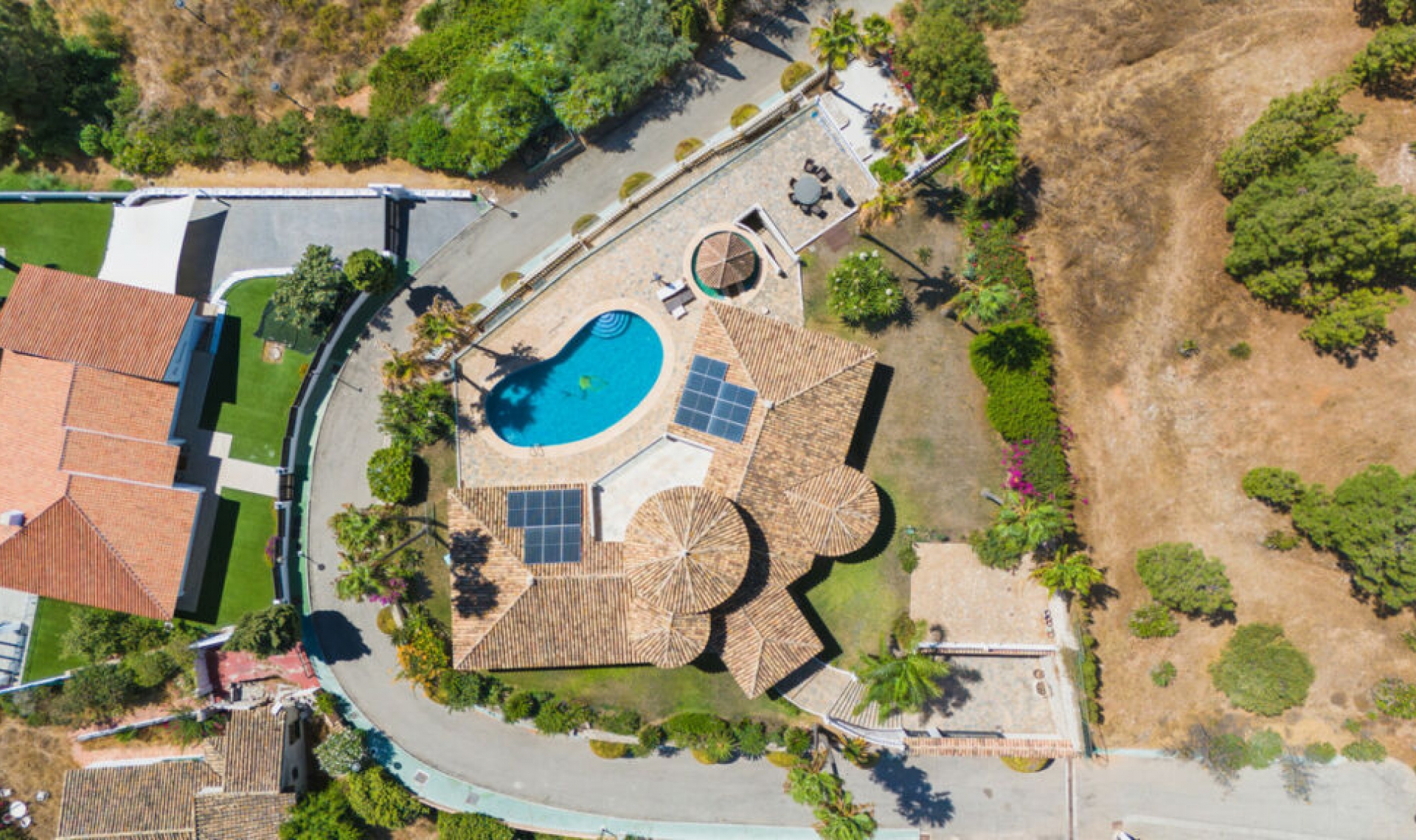 Resale - House -
El Chaparral