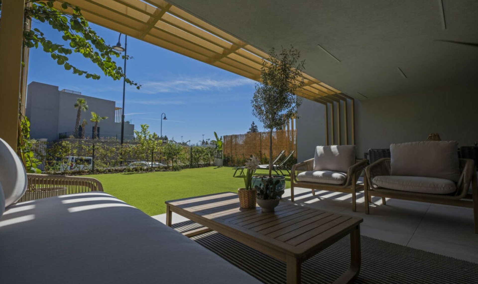Resale - House -
El Chaparral