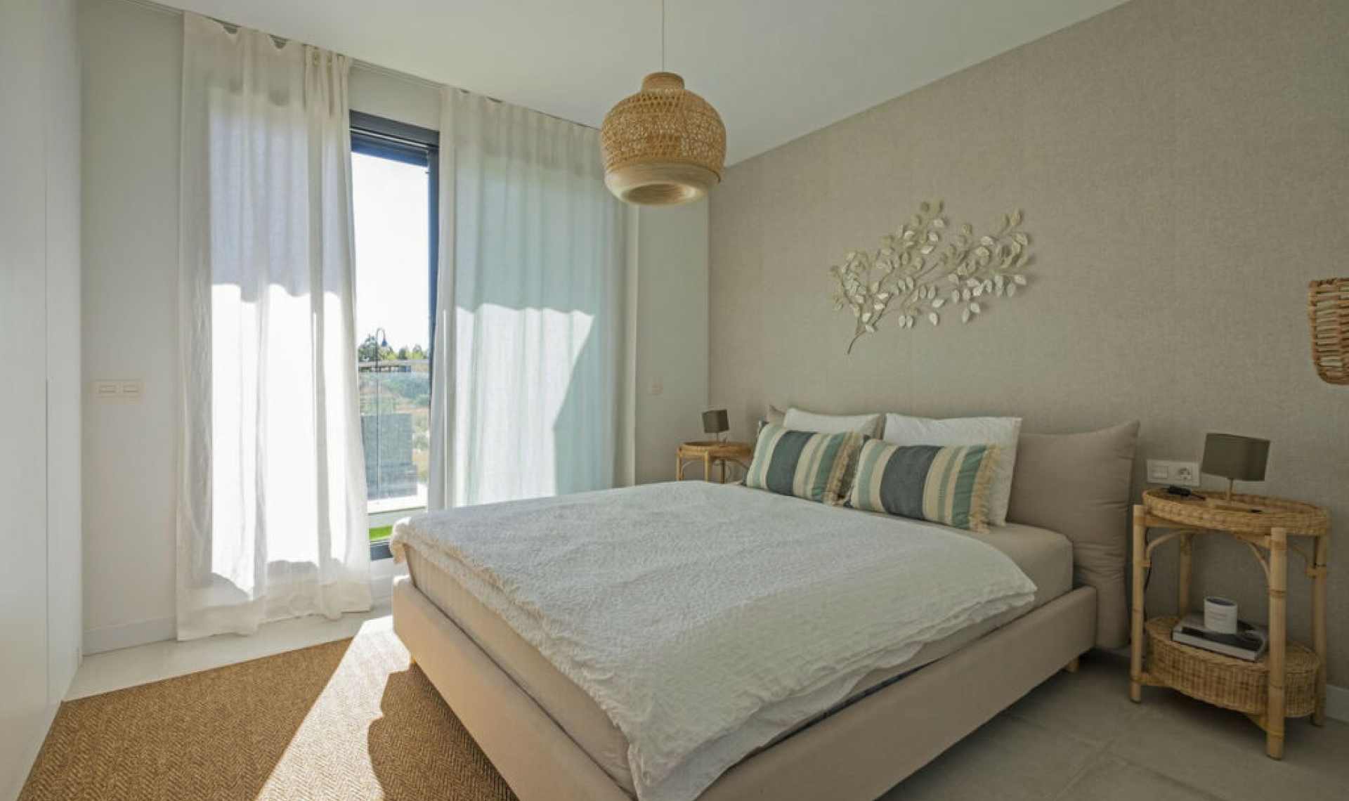 Resale - House -
El Chaparral