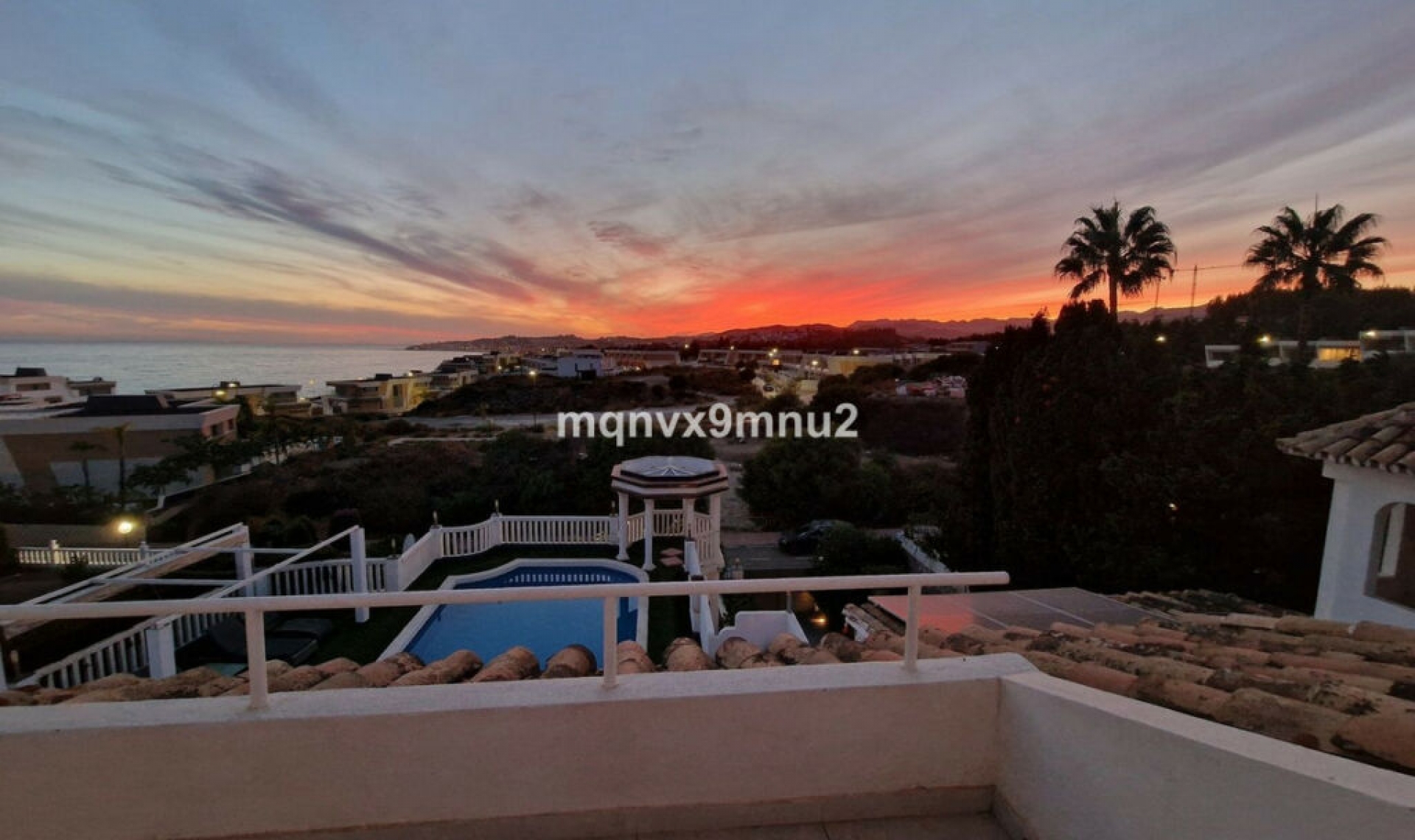 Resale - House -
El Chaparral