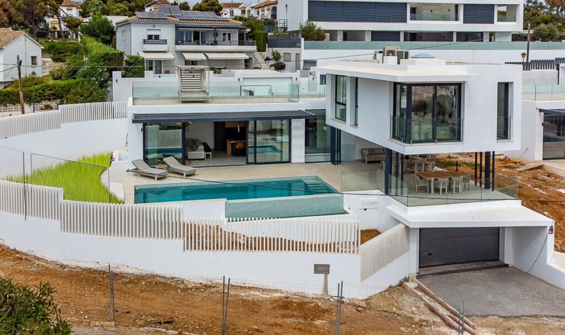 Resale - House -
El Chaparral