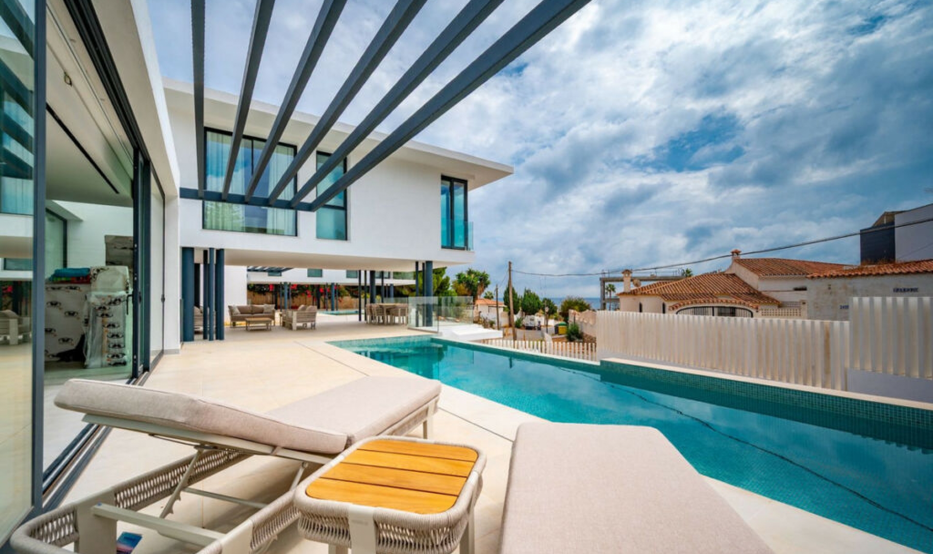 Resale - House -
El Chaparral