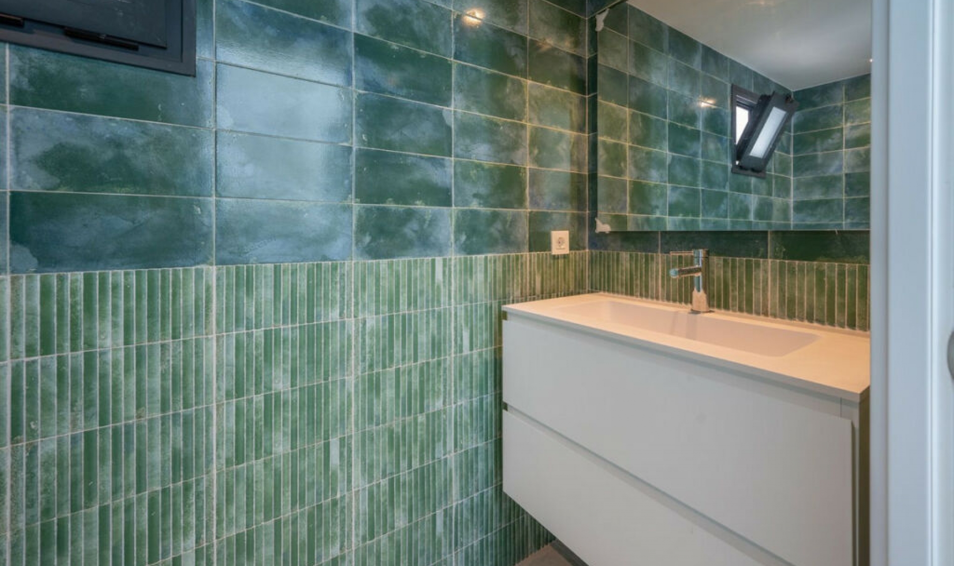 Resale - House -
El Chaparral