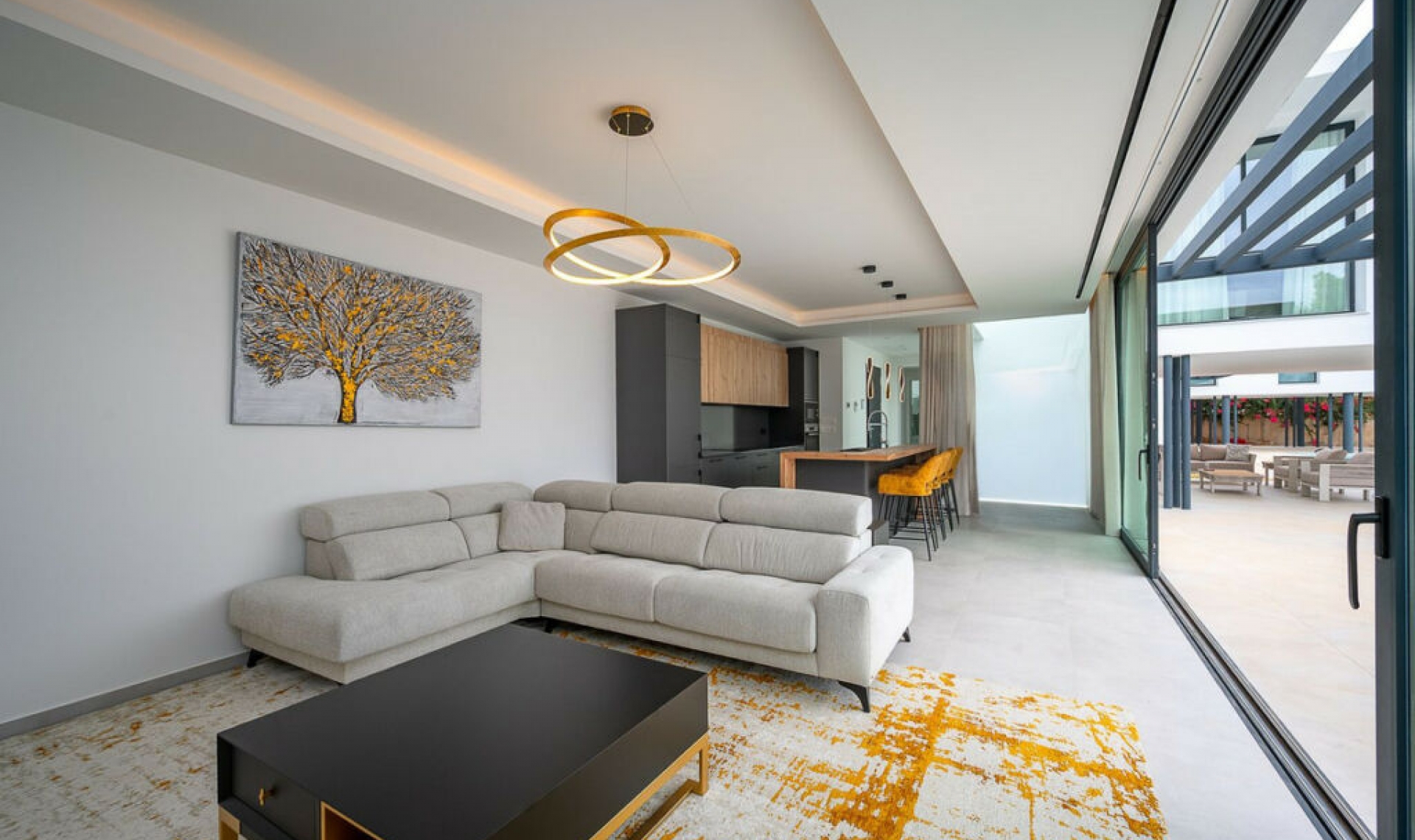 Resale - House -
El Chaparral