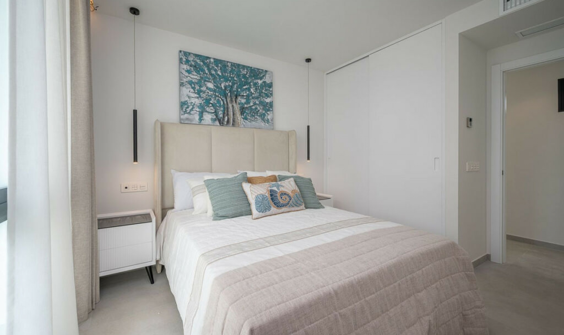 Resale - House -
El Chaparral