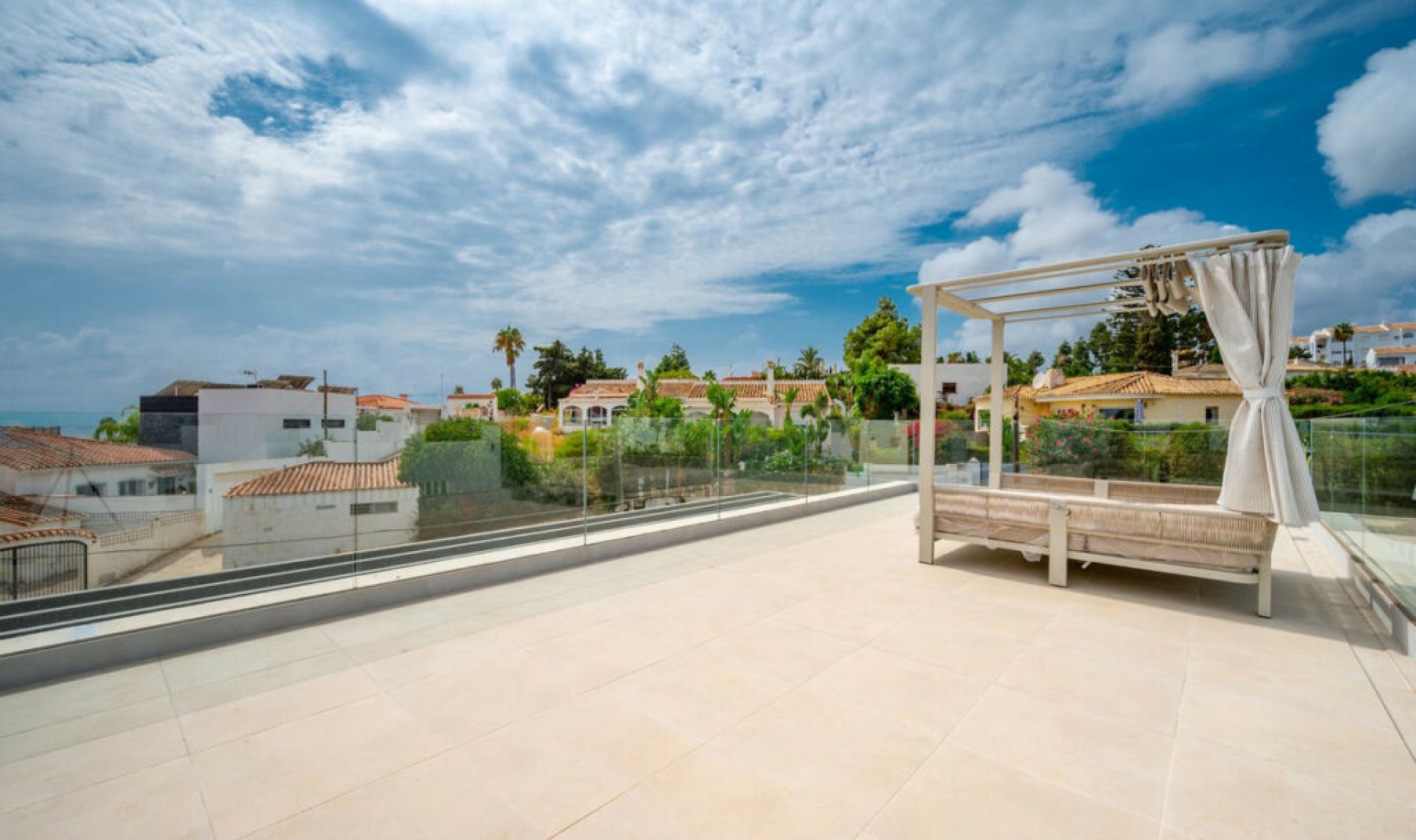 Resale - House -
El Chaparral