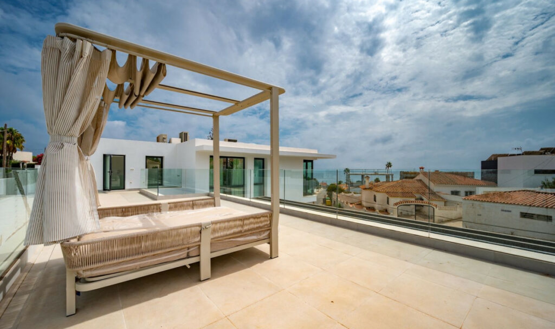 Resale - House -
El Chaparral