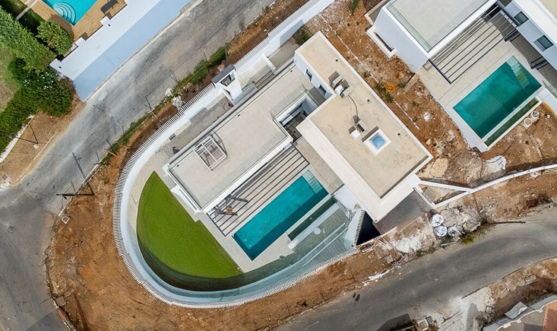 Resale - House -
El Chaparral