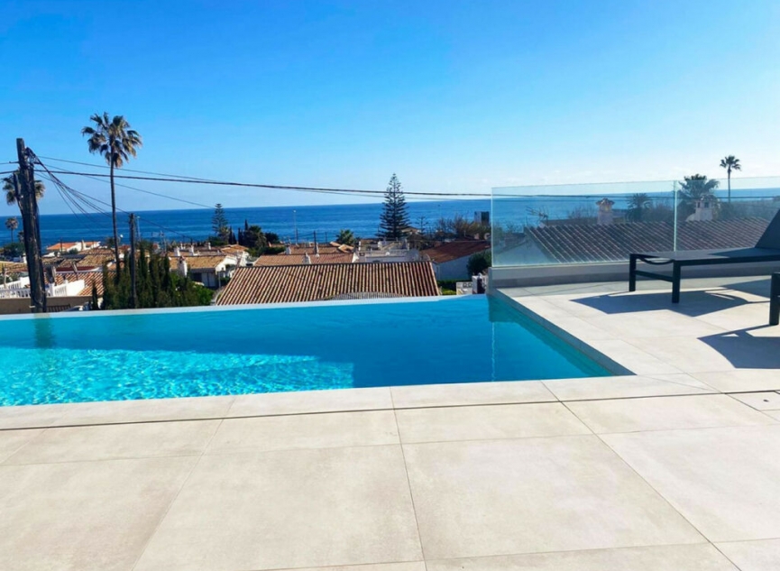 Resale - House -
El Chaparral