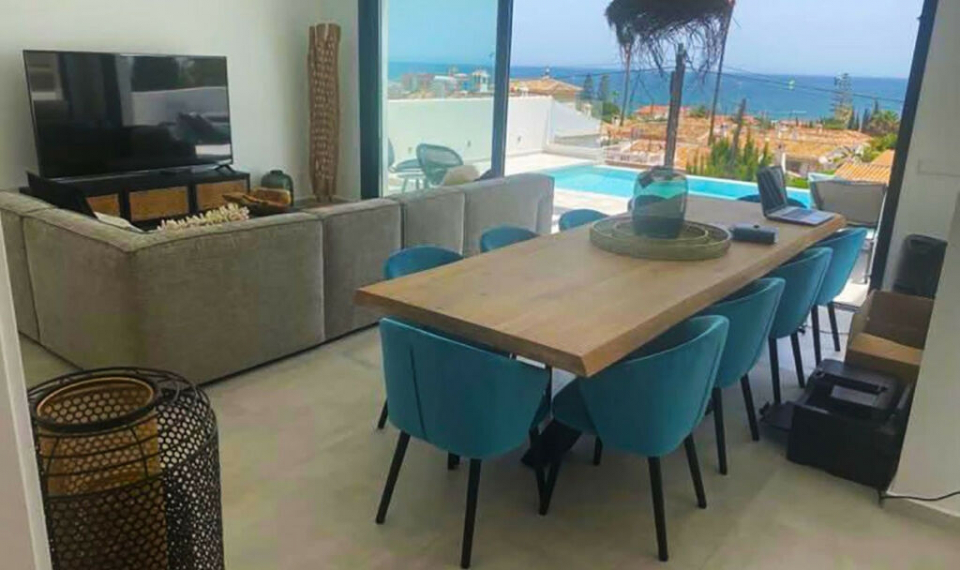 Resale - House -
El Chaparral