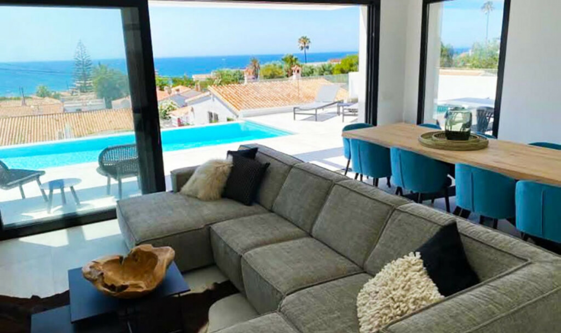 Resale - House -
El Chaparral