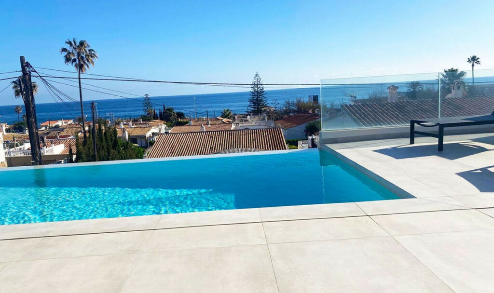 Resale - House -
El Chaparral