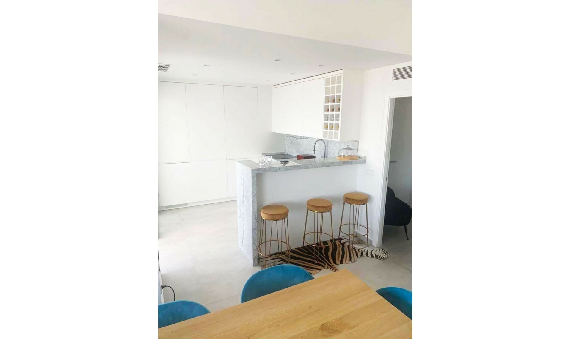 Resale - House -
El Chaparral