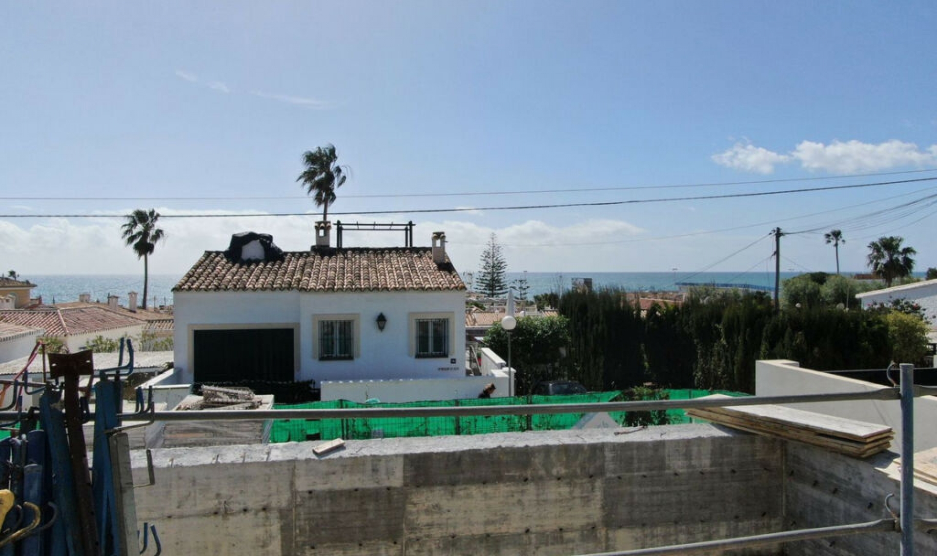 Resale - House -
El Chaparral