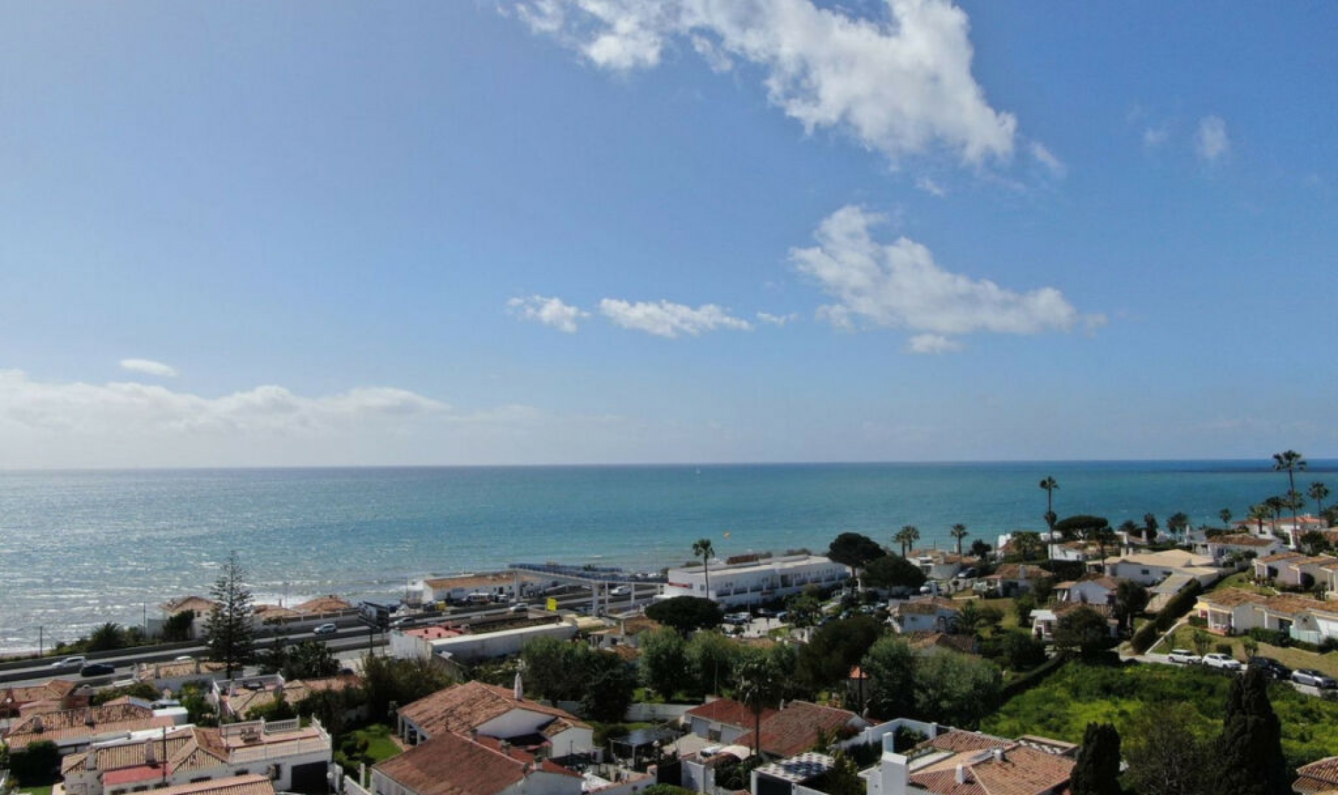 Resale - House -
El Chaparral