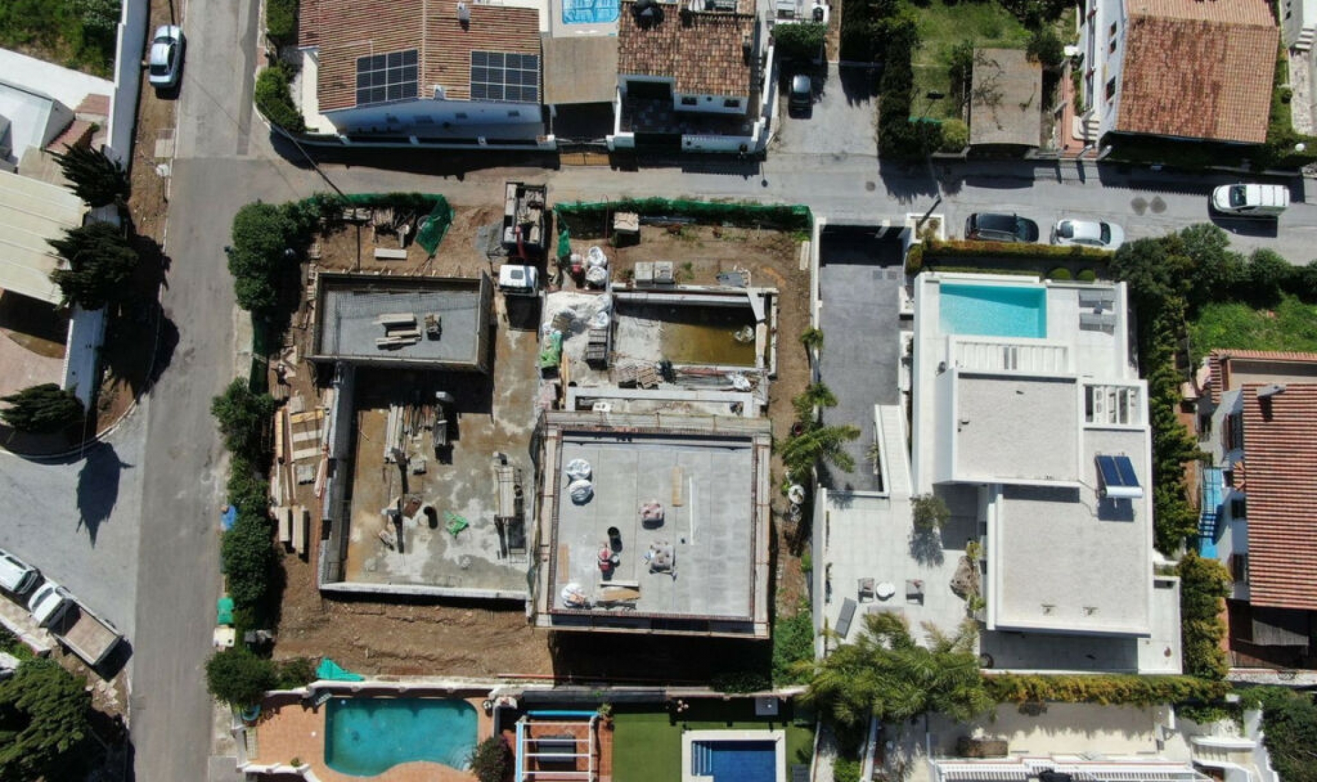 Resale - House -
El Chaparral