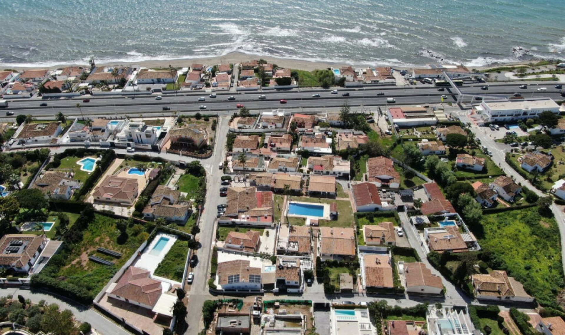 Resale - House -
El Chaparral