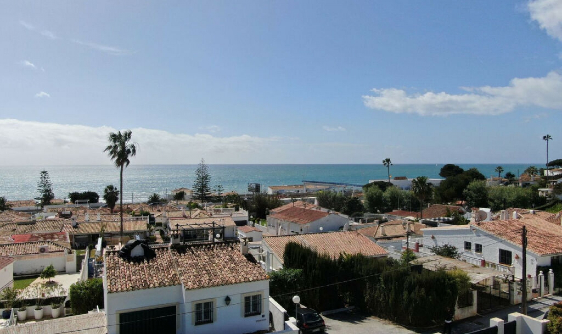 Resale - House -
El Chaparral