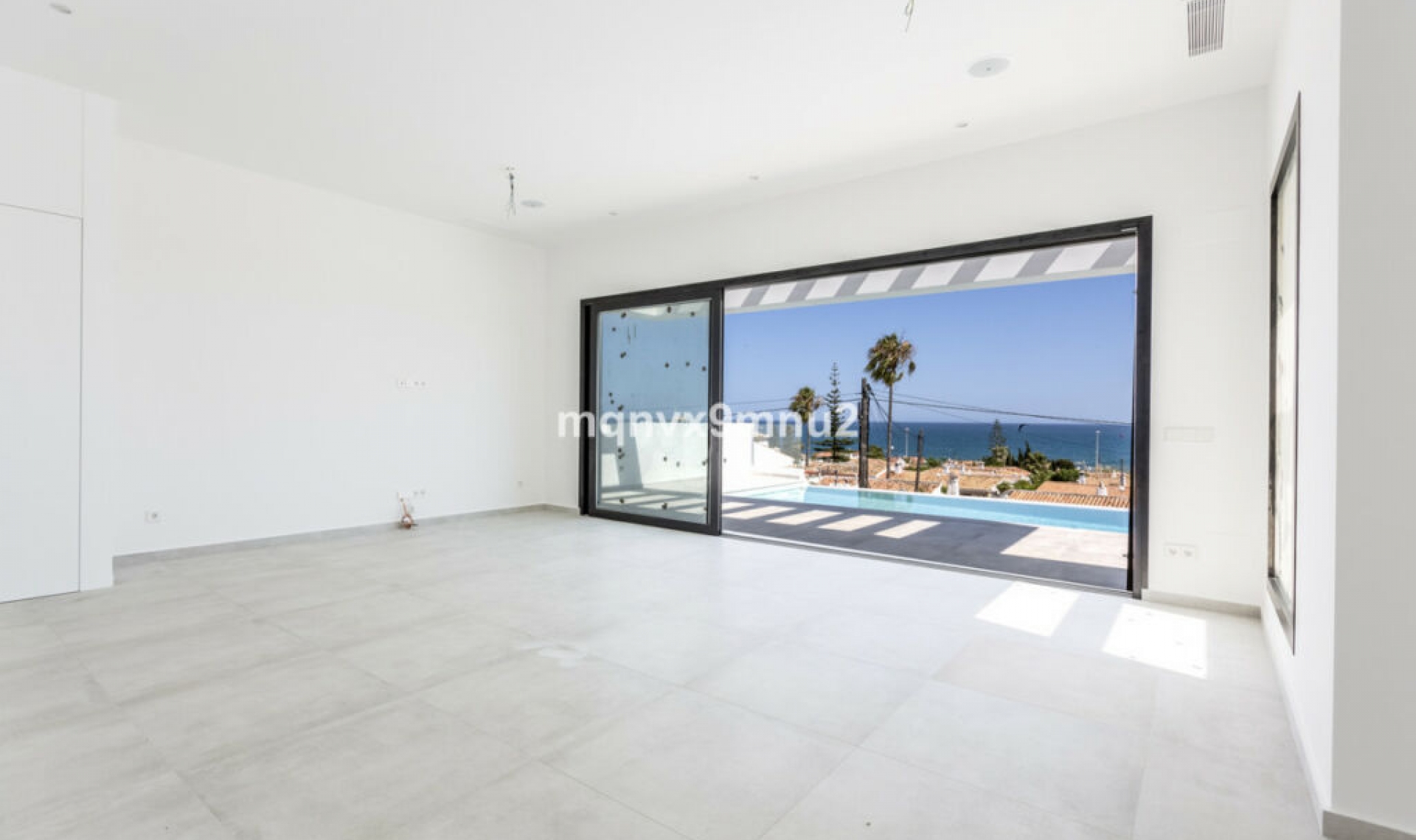 Resale - House -
El Chaparral