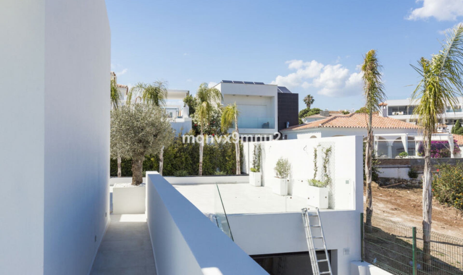 Resale - House -
El Chaparral