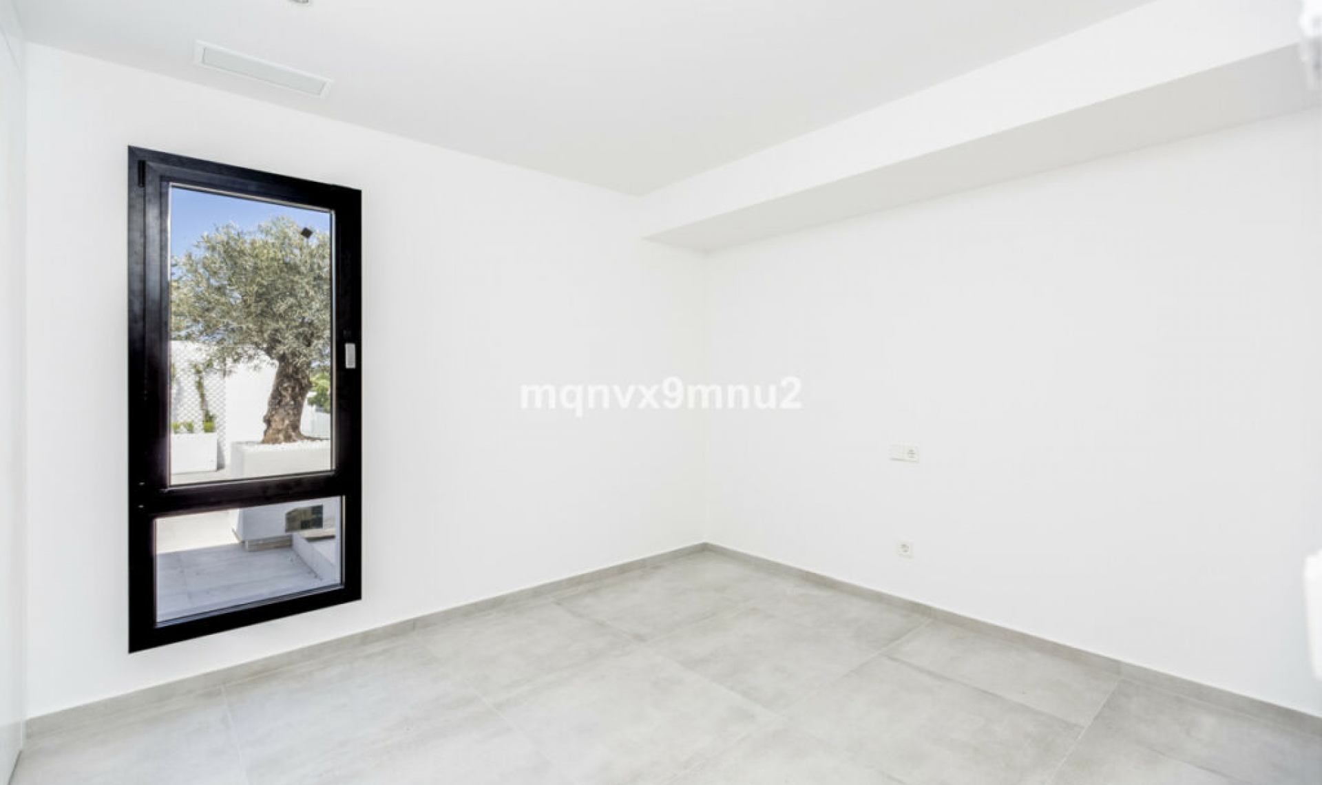 Resale - House -
El Chaparral