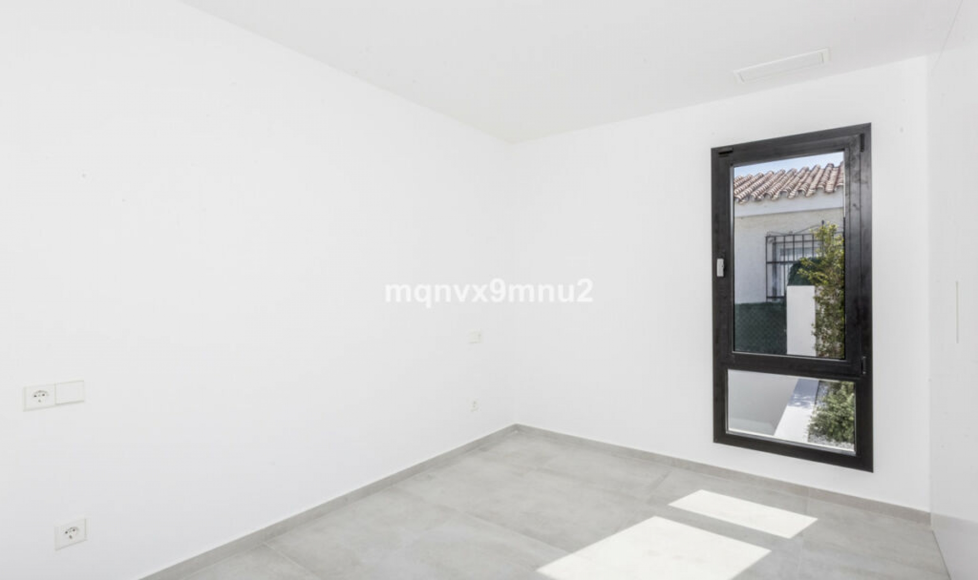 Resale - House -
El Chaparral