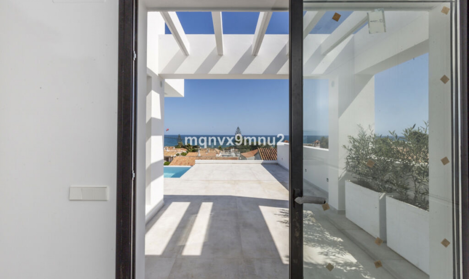 Resale - House -
El Chaparral