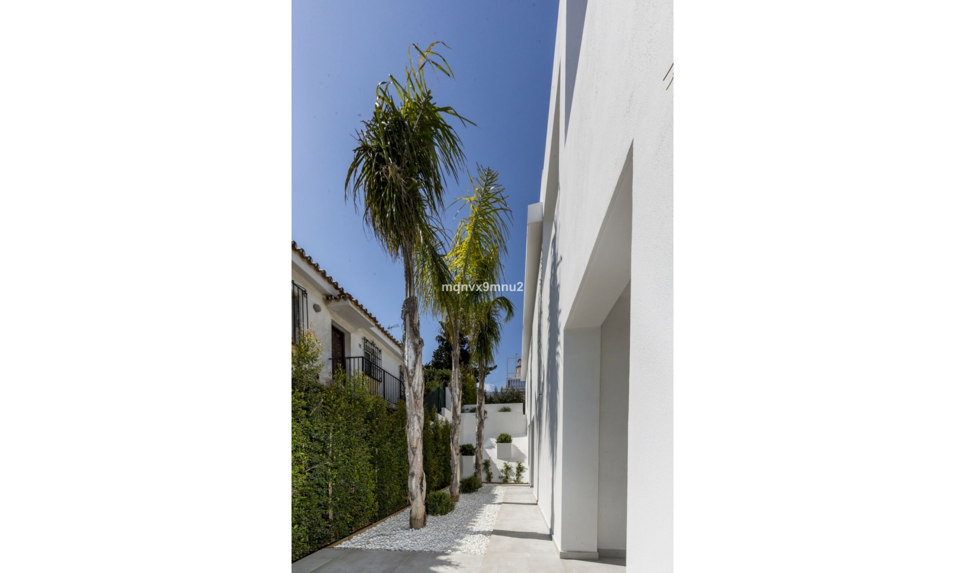 Resale - House -
El Chaparral