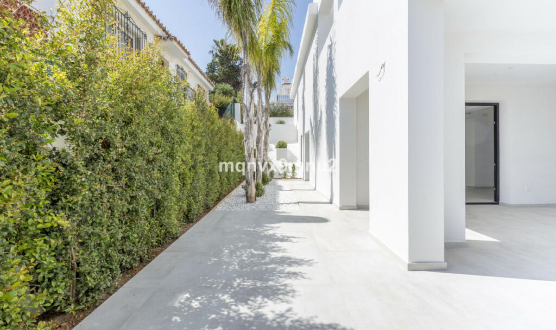 Resale - House -
El Chaparral