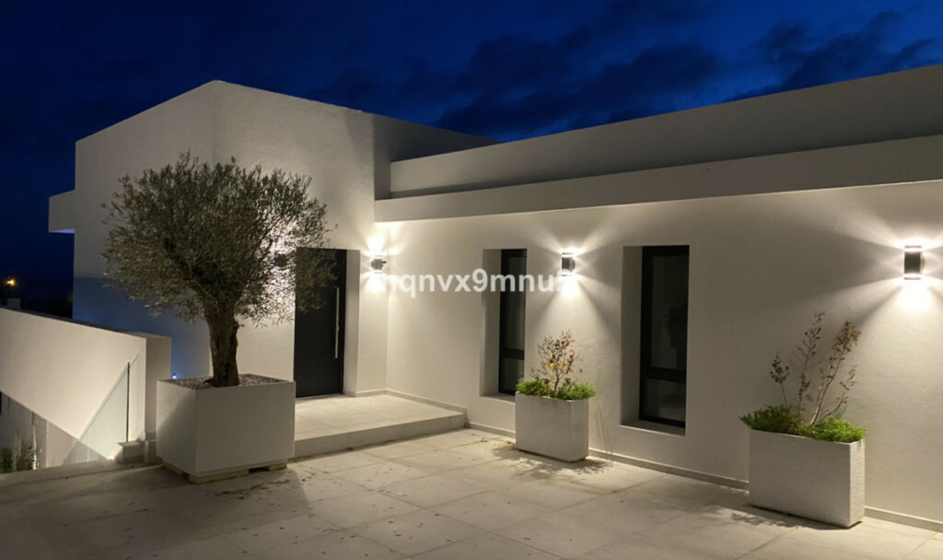 Resale - House -
El Chaparral