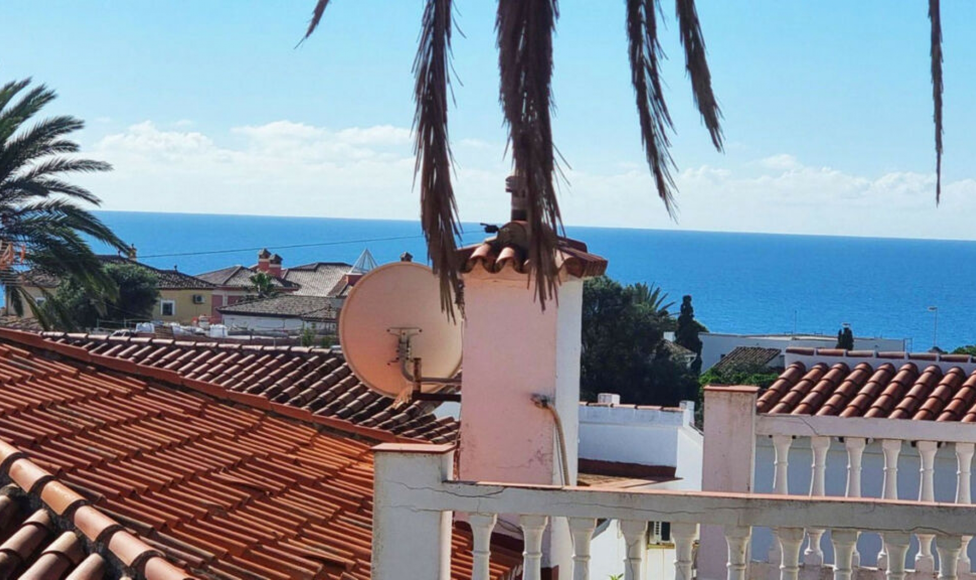 Resale - House -
El Faro