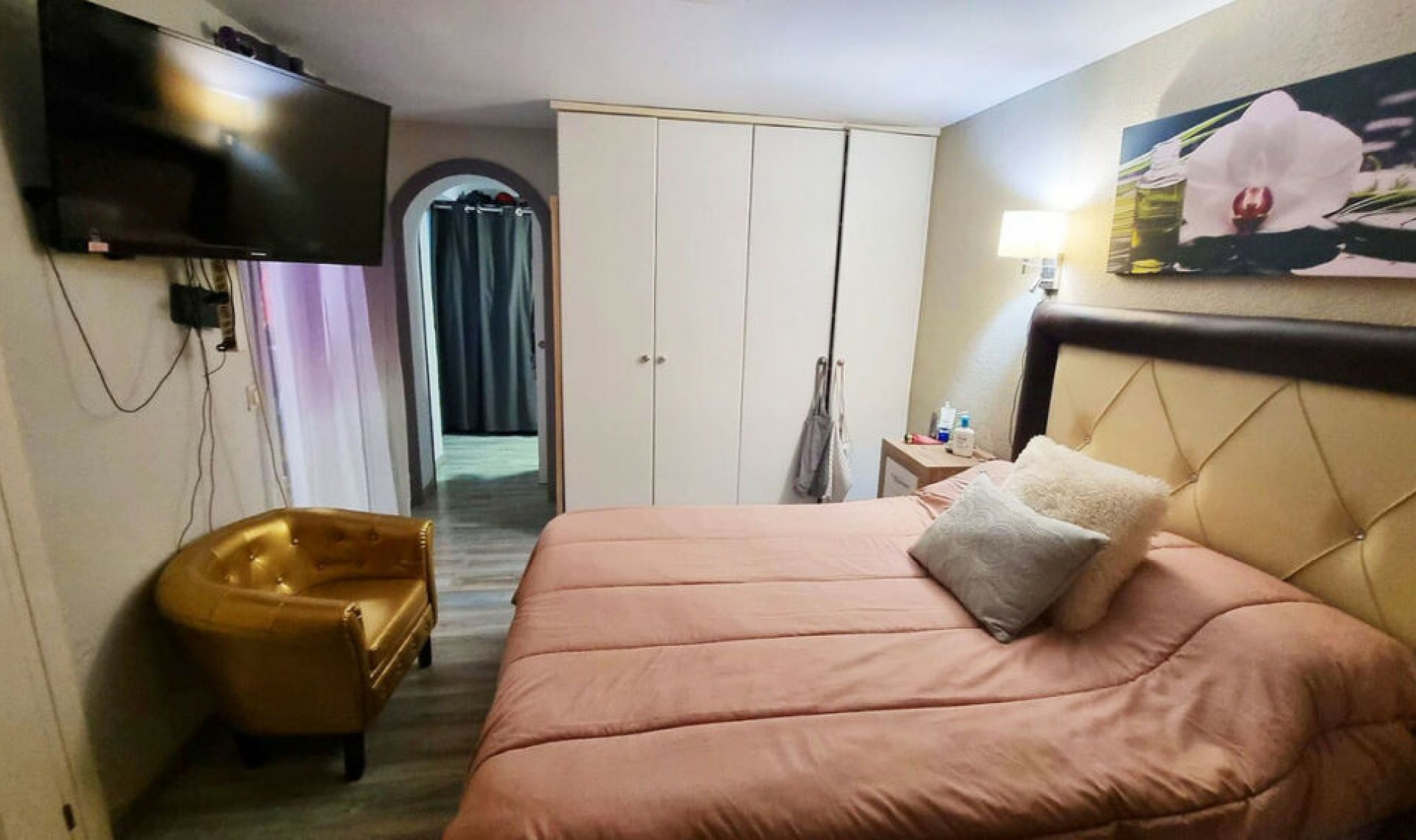 Resale - House -
El Faro