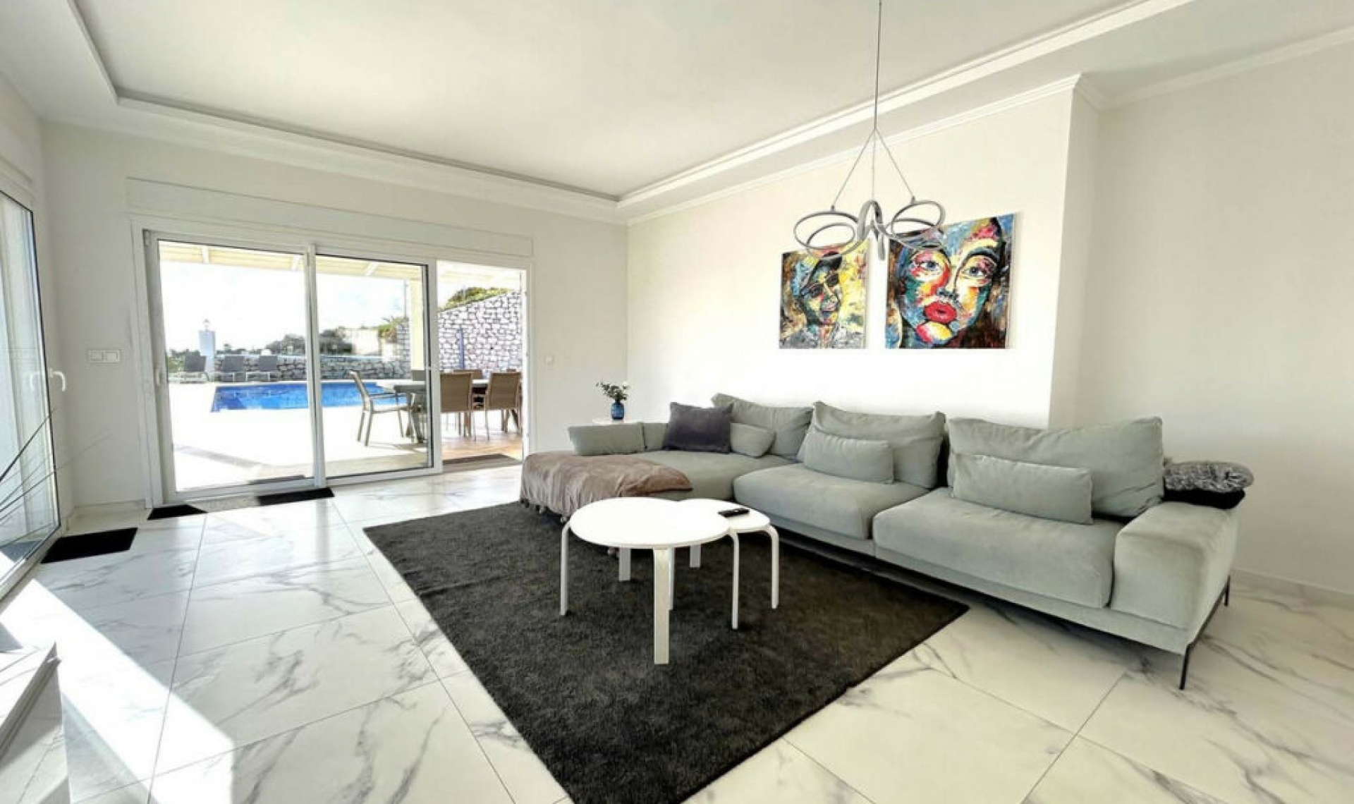 Resale - House -
El Faro