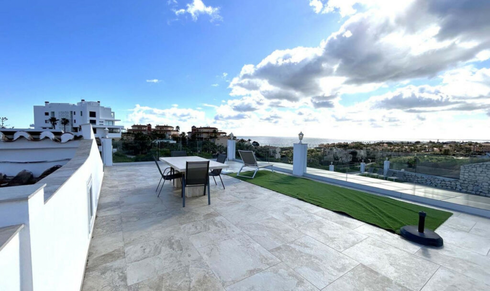 Resale - House -
El Faro